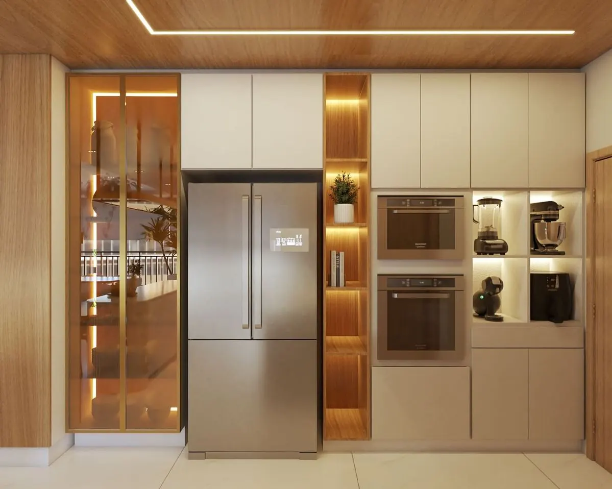 Cozinha com cristaleira iluminada, nichos em madeira com LED e forro de madeira